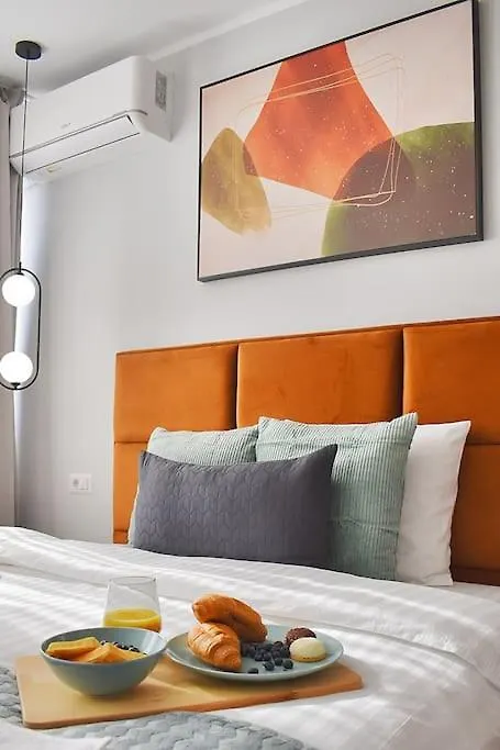 Mysa Modern Studio * Near Cismigiu Park * Netflix Bucarest 0*,  Romania